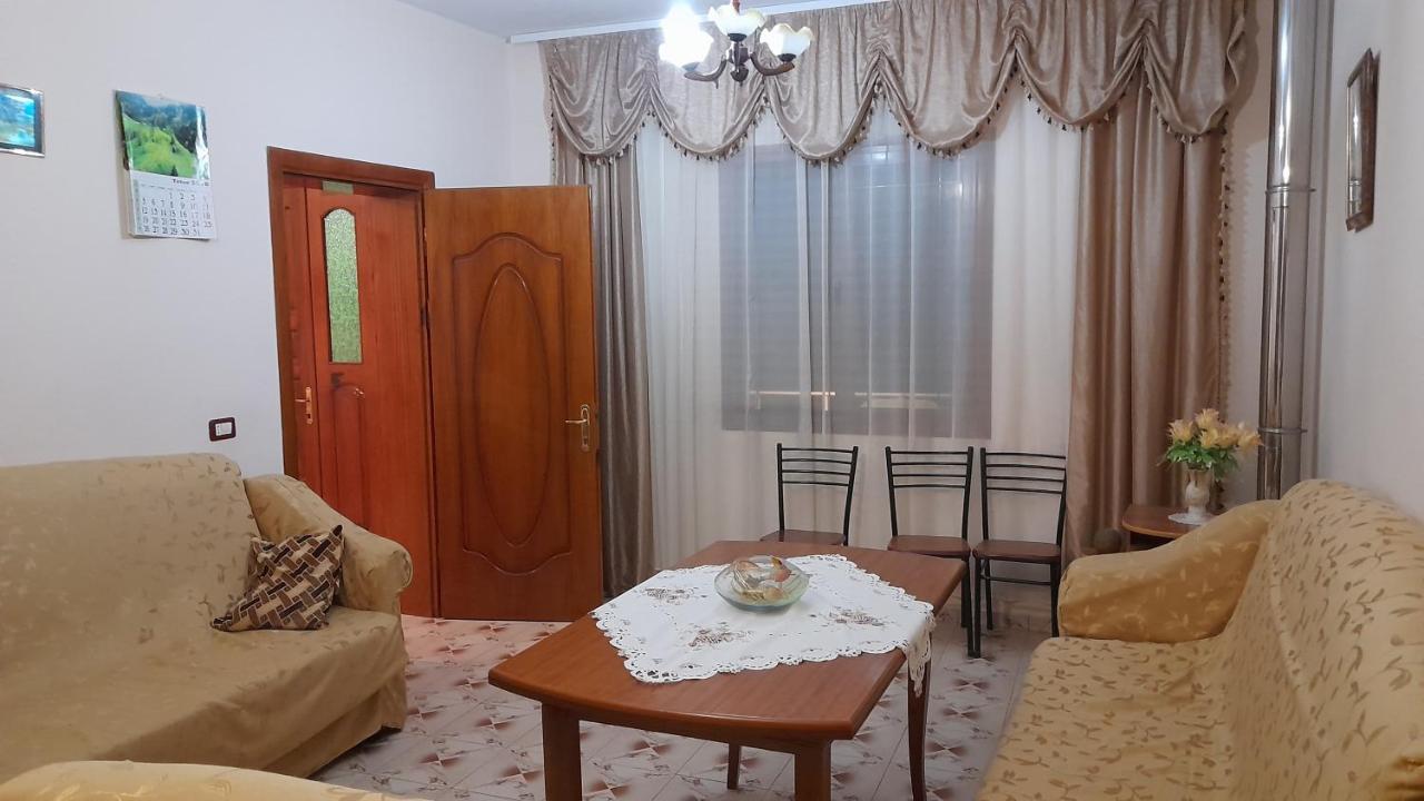 דירות Stalin Cortina House Berat מראה חיצוני תמונה