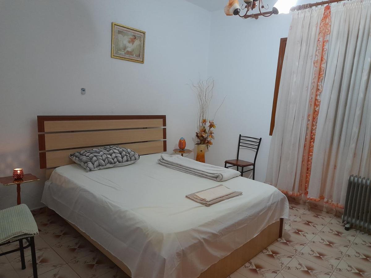 דירות Stalin Cortina House Berat מראה חיצוני תמונה