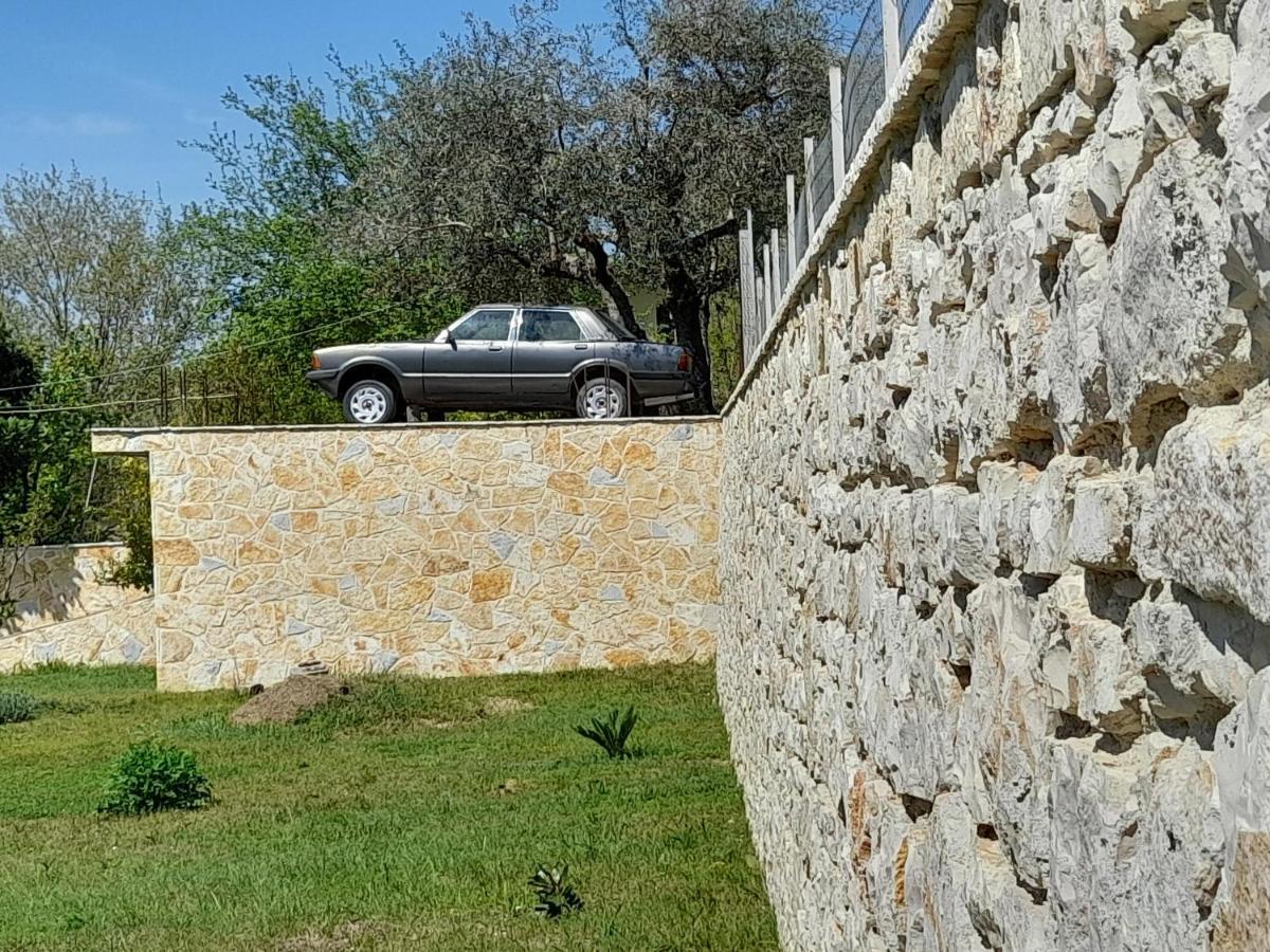 דירות Stalin Cortina House Berat מראה חיצוני תמונה